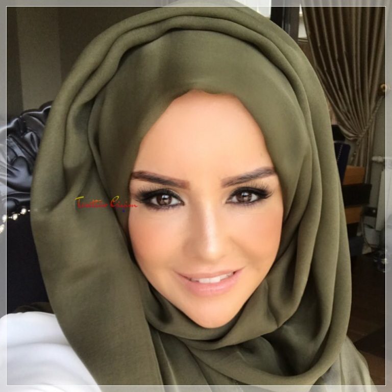 Gülsüm Elkhatroushi Kimdir Tesettür Giyim