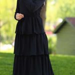 Eflatun şal siyah elbise kombini