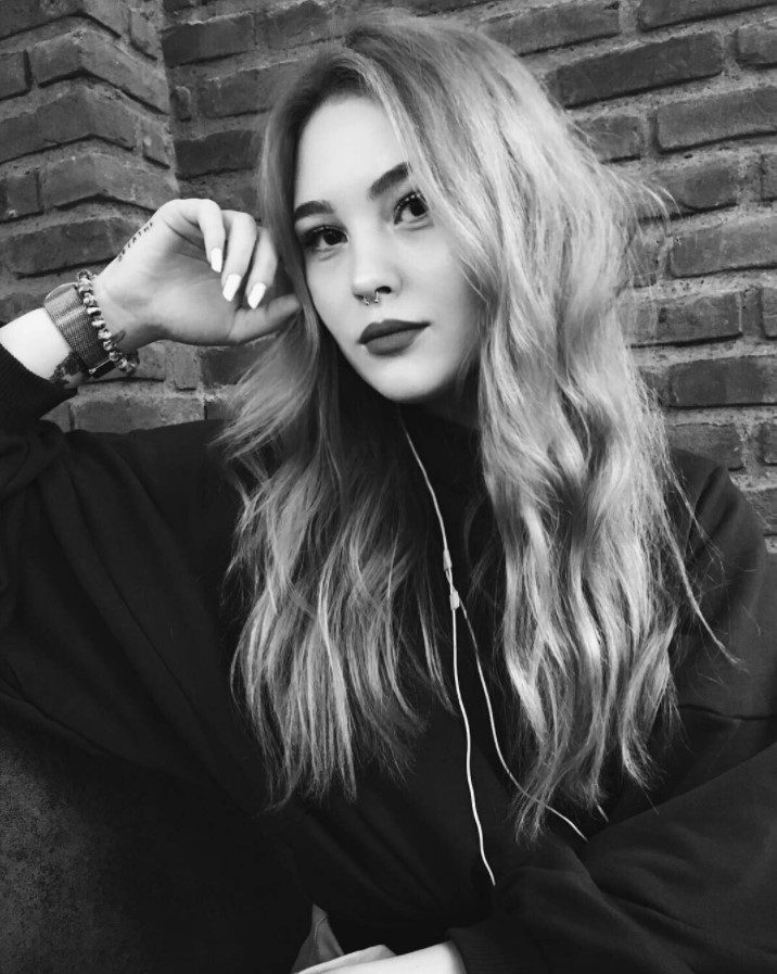 Ceren Yaldız Saç Rengi 9 Ceren Yalçın Hızma