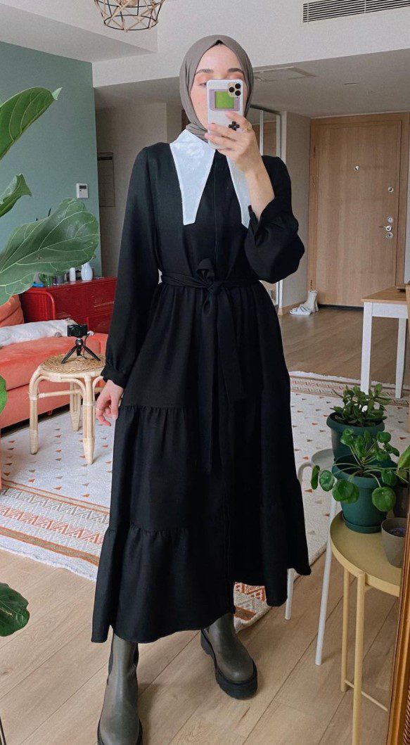Rabia Karaca Siyah Elbise Kombini