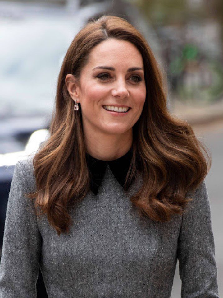 Kate Middleton Açık Renk Fındık Kabuğu Saç Rengi