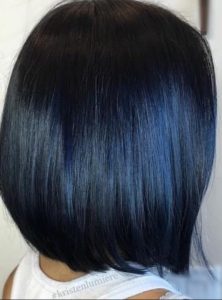 Gece mavisi saç boyası uygulaması