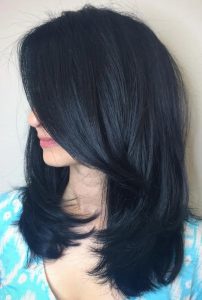 Mavi siyah saç boyası uygulaması