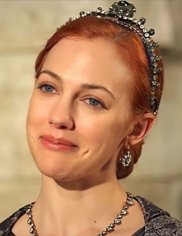 Hürrem Sultan Kısa Saç Modeli