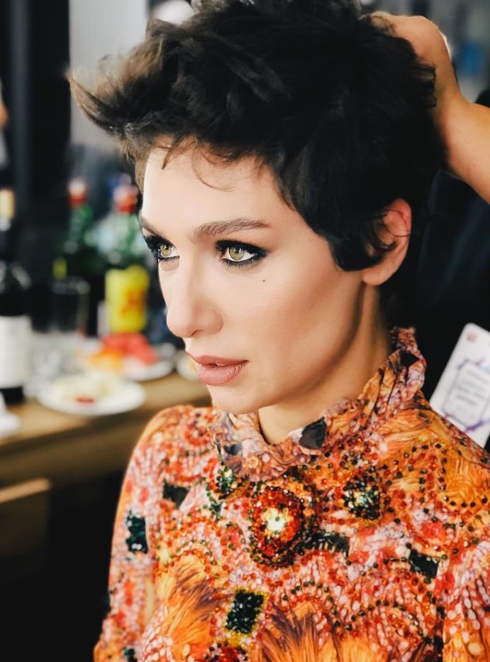 Birce Akalay Saç Rengi 11 Birce Akalay Kısa Saç