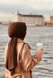 Kapalı Bayan Profil Fotoğrafı kahve bardağı