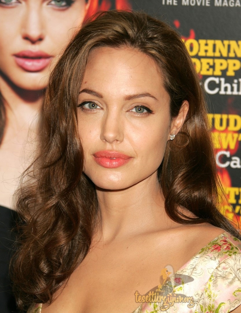 Angelina Jolie Doğal Saç