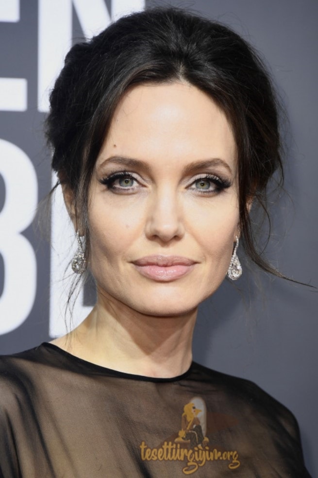 Angelina Jolie Saç Modelleri