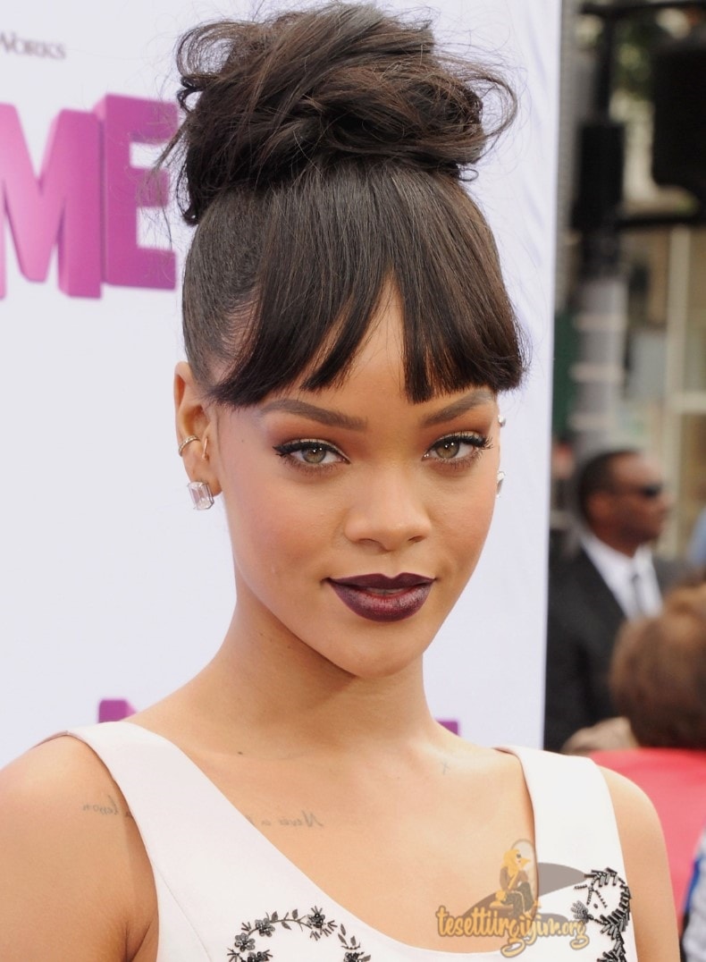 Rihanna Perçemli Saç Modeli